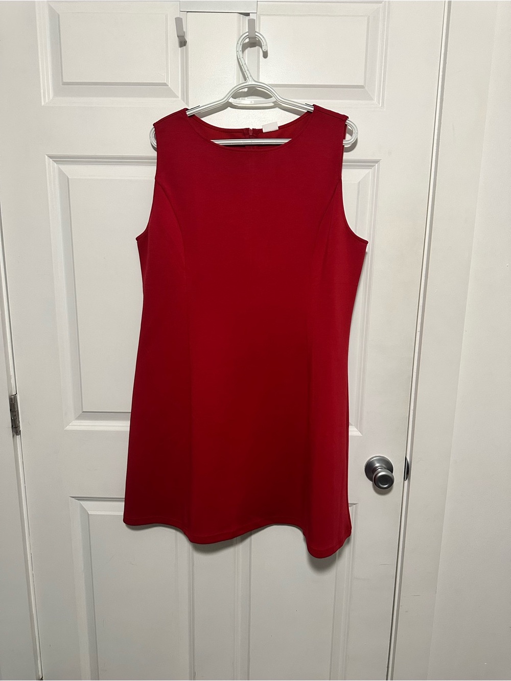 Classic Sleeveless Red Shift Dress
